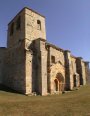 Arco triunfal, Canecillos, Muro sur, Pila bautismal y Portada sur