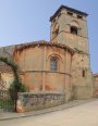 Ábside, Arco triunfal, Bóveda de cañón y horno, Cabecera, Canecillos, Cornisa, Pilas (bautismal y benditera), Presbiterio, Torre y Ventanas