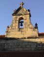 Ábside, Bóvedas de cañón y horno, Cabecera, Canecillos, Cornisa, Nave y Ventanas