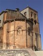Ábside, Arco triunfal, Bóvedas de cañón y de horno, Cabecera, Canecillos, Galería porticada, Nave, Presbiterio, Torre y Ventanas