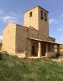 Ábside, Arco triunfal, Bóvedas de cañón y horno, Cabecera, Canecillos, Cornisa, Imposta, Nave, Pila bautismal, Torre y Ventanas